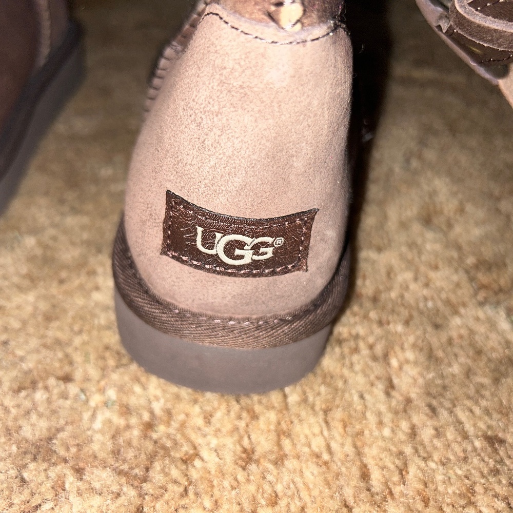 UGG Women boots - Size 11